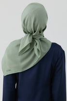 Floral Desen Kenar Detaylı Stil Eşarp - Çağla TUGBA