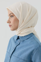 Floral Desen Kenar Detaylı Stil Eşarp - Ekru TUGBA