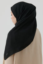 Floral Desen Kenar Detaylı Stil Eşarp - Siyah TUGBA