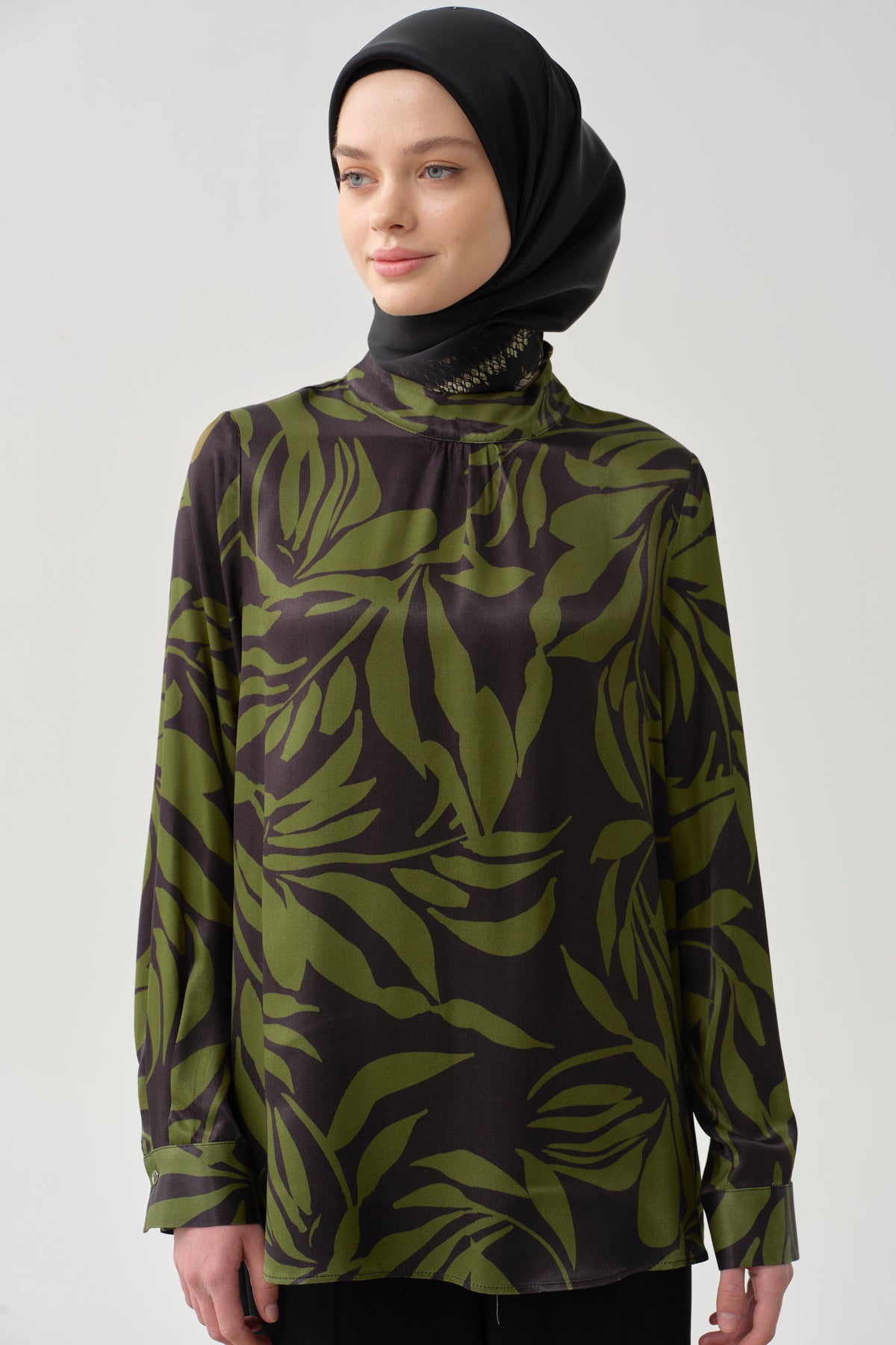 Floral Desen Viskon Bluz - Olive TUGBA