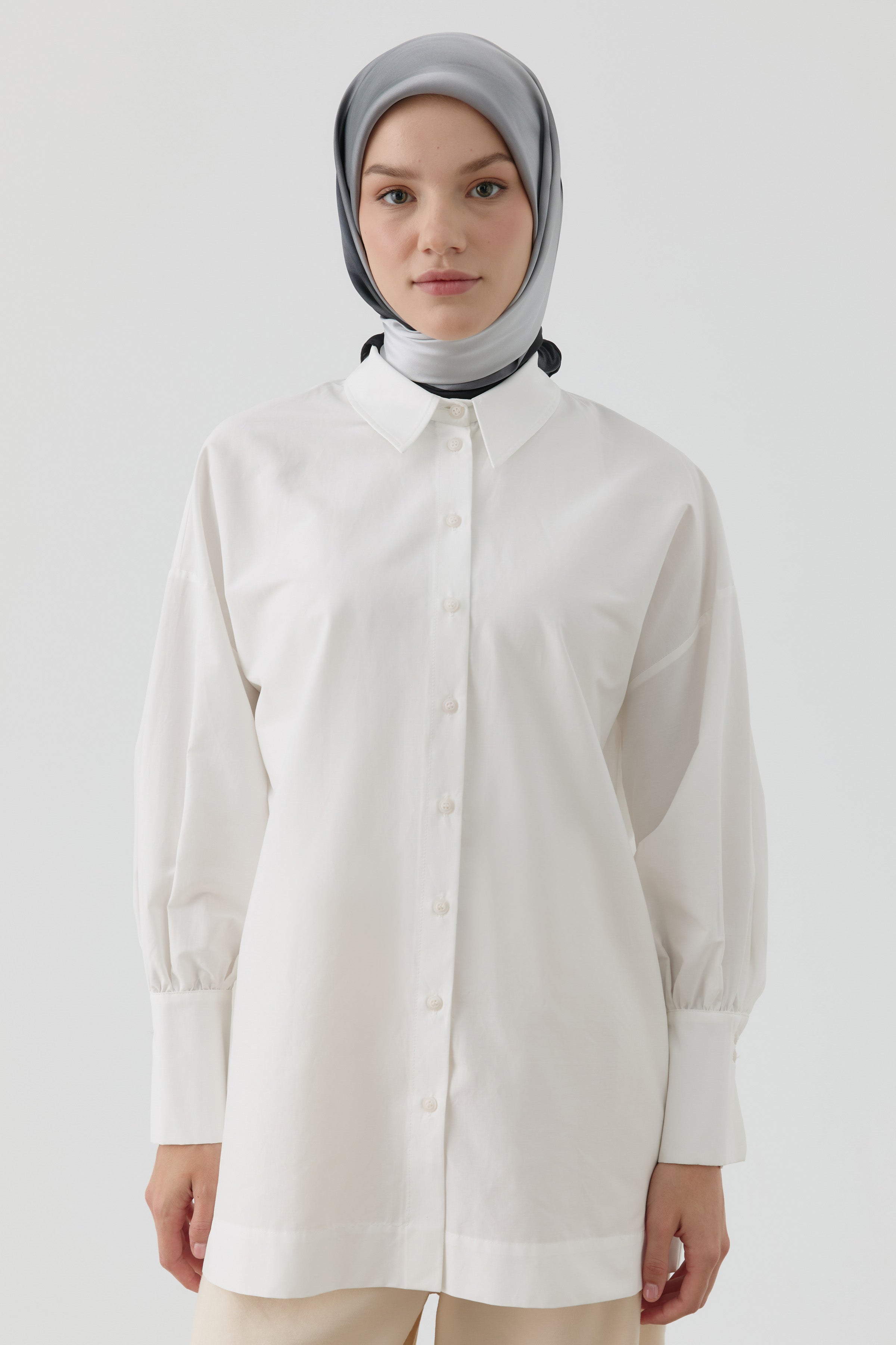 Flu Desenli Sura İpek Eşarp - Antrasit TUGBA