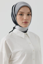 Flu Desenli Sura İpek Eşarp - Antrasit TUGBA