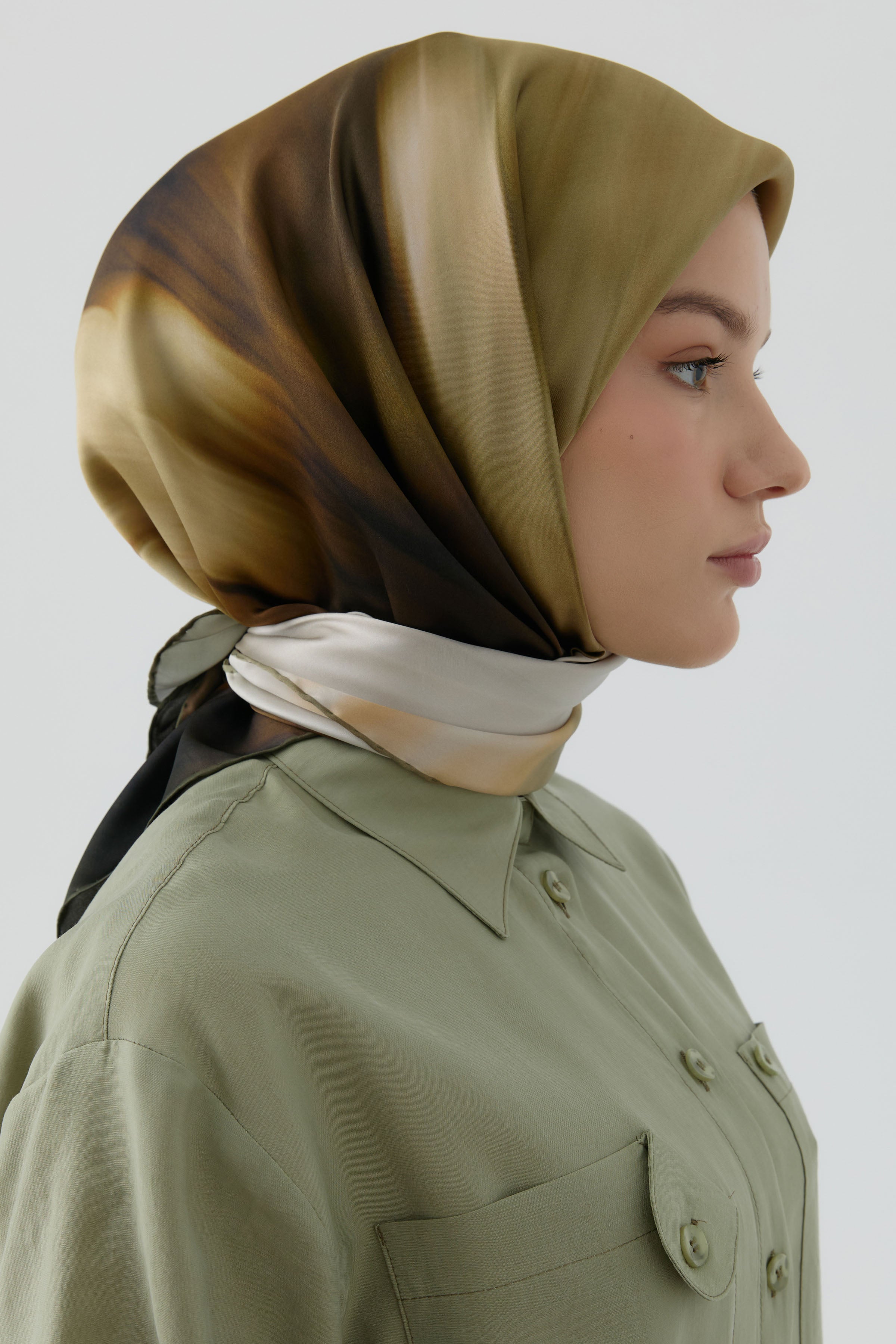 Flu Desenli Sura İpek Eşarp - Haki TUGBA