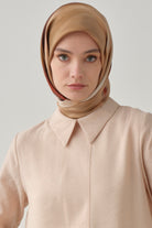 Flu Desenli Sura İpek Eşarp - Kırmızı TUGBA