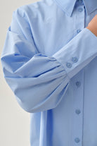 Geniş Manşetli Gömlek - Açık Mavi TUGBA