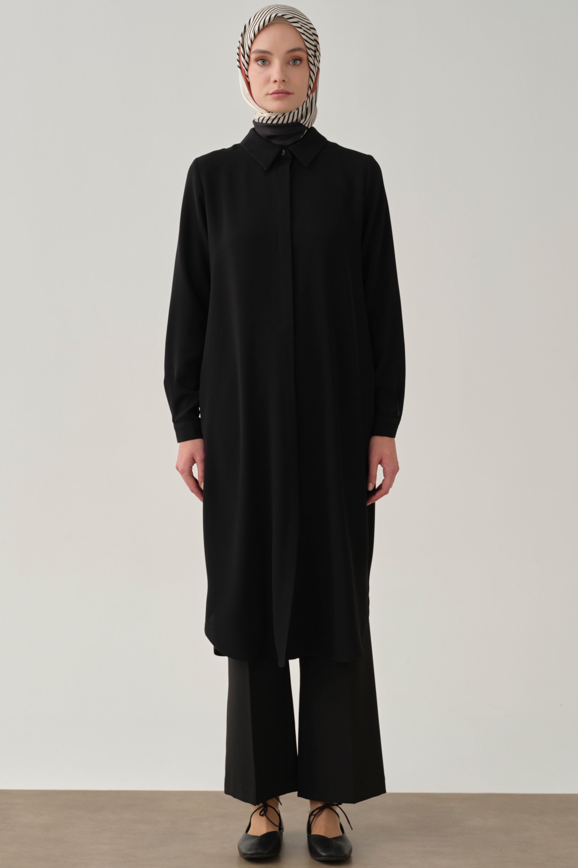 Gizli Patlı Basic Tunik - Siyah TUGBA