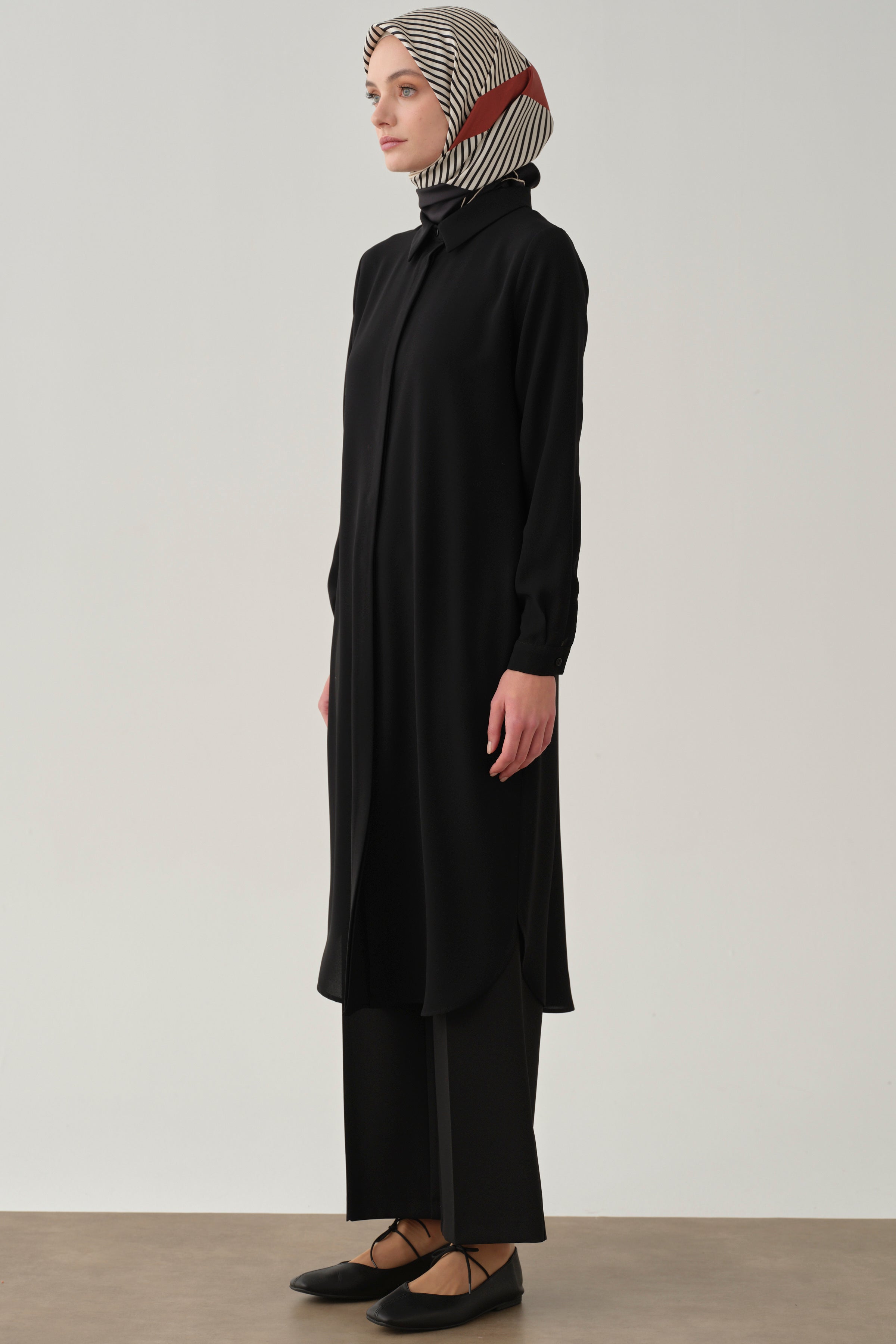 Gizli Patlı Basic Tunik - Siyah TUGBA