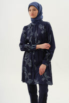 Hakim Yaka Büzgülü Floral Yaprak Desenli Tunik - Lacivert TUGBA