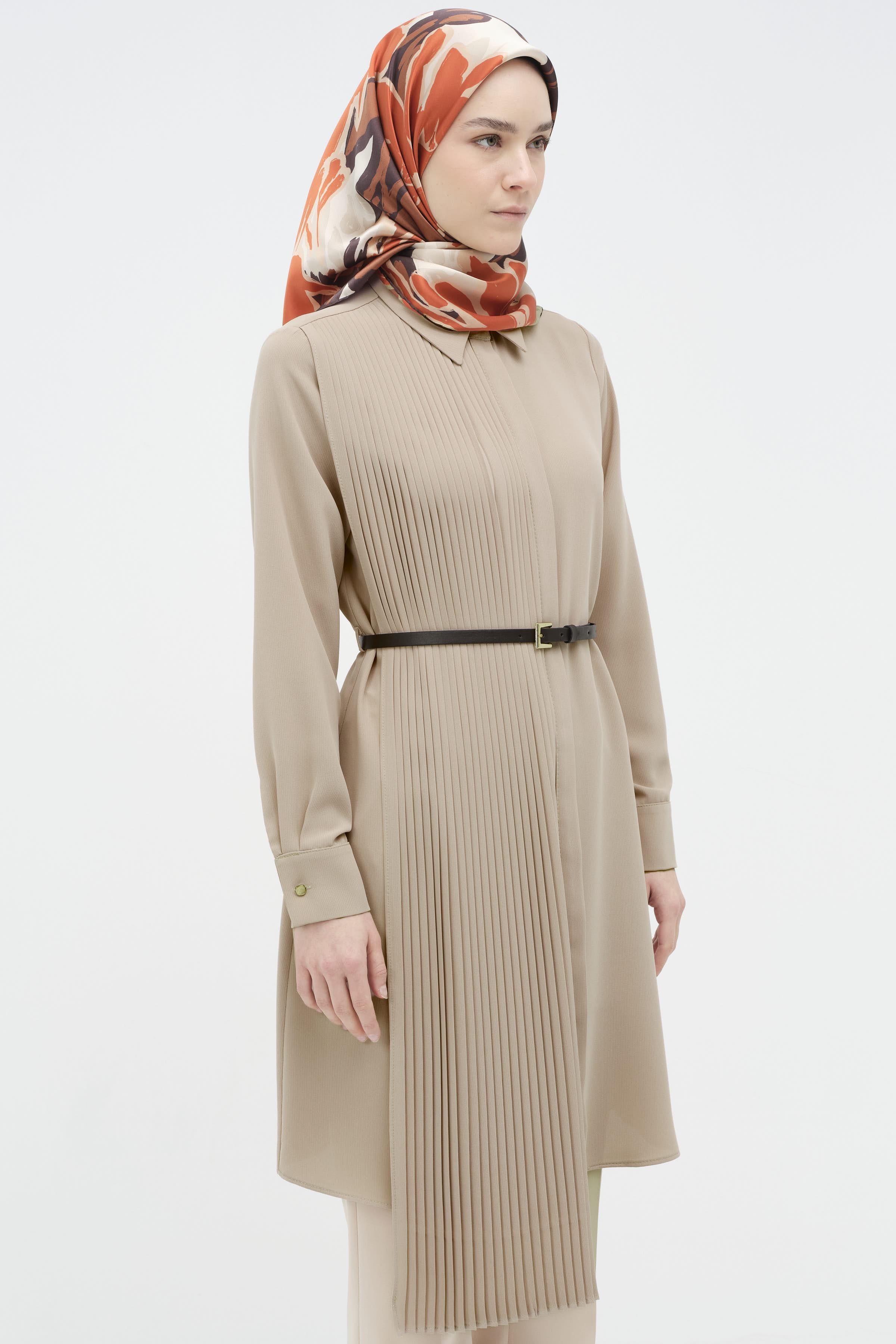 Hareketli Plise Parçalı Kemerli Tunik - Bej TUGBA