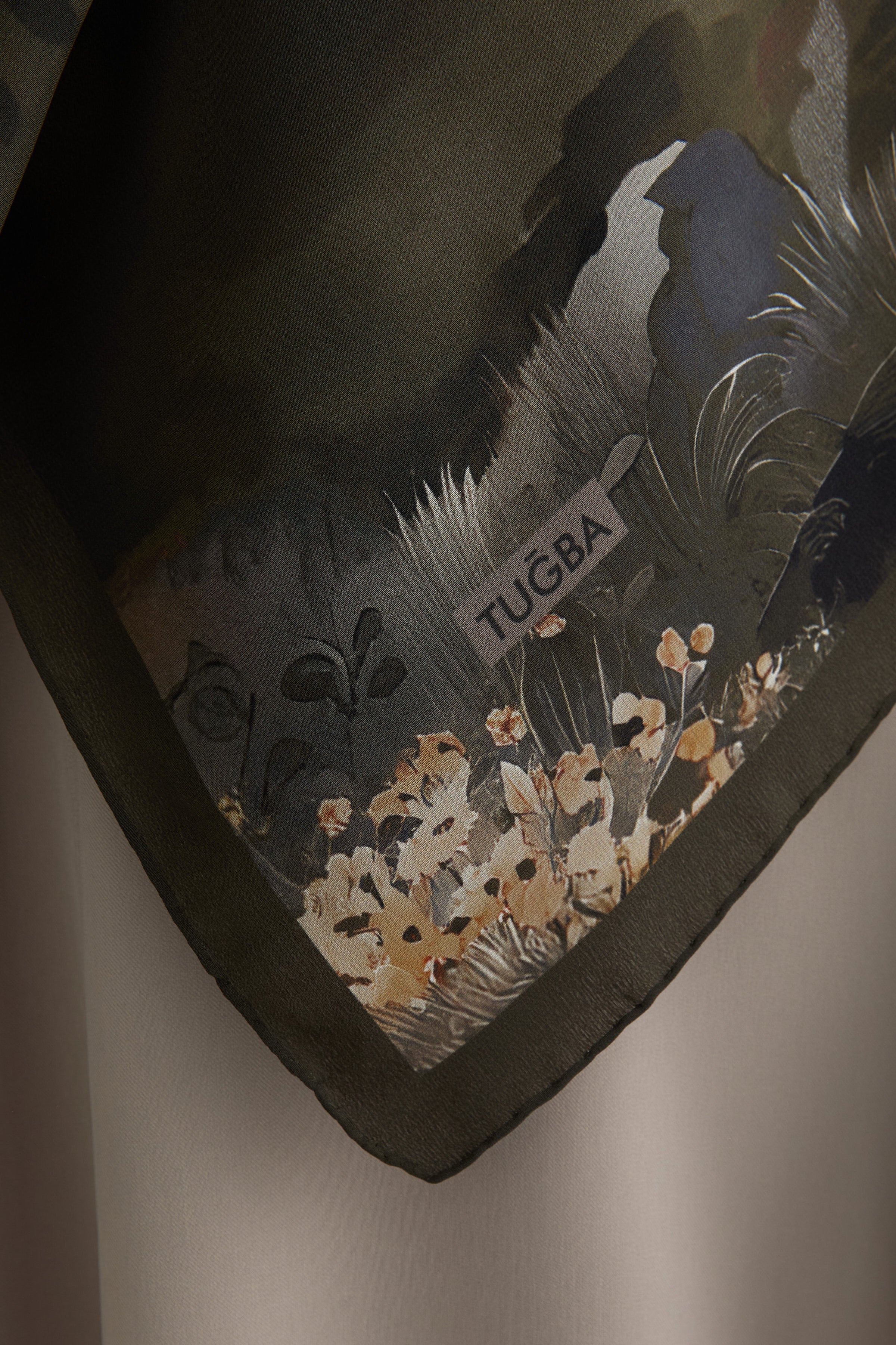 Maren Krep İpek Şal - Haki TUGBA