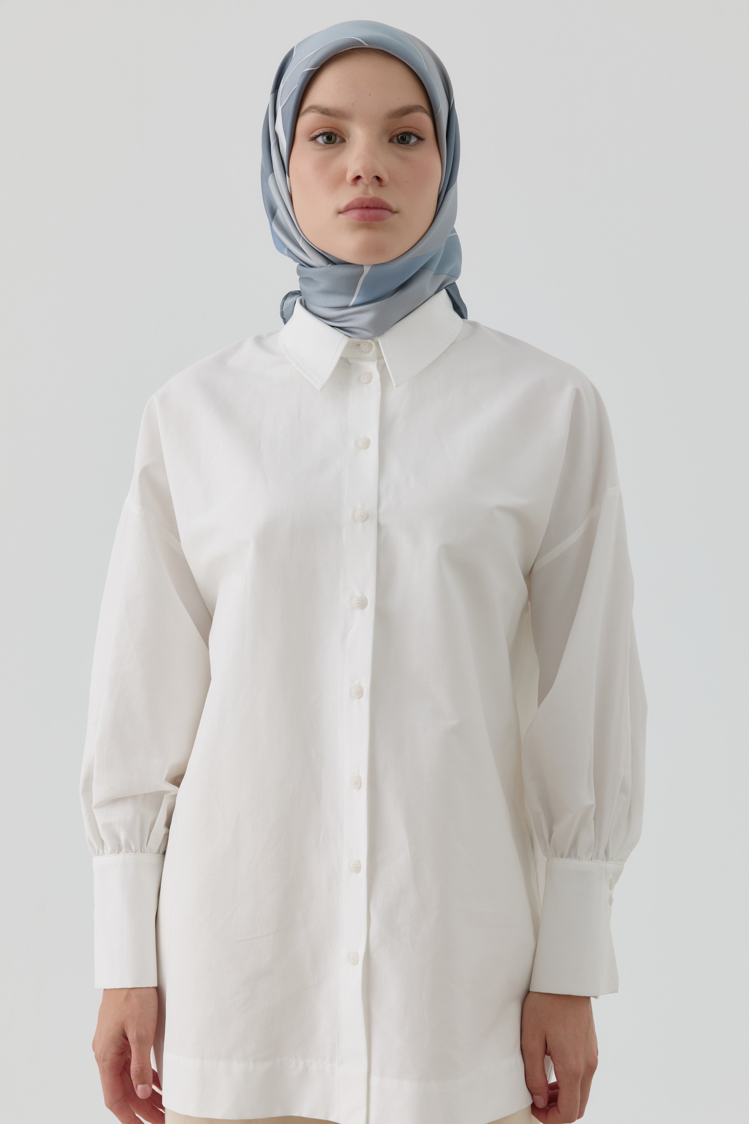 Ilgın Twill İpek Eşarp - Lacivert TUGBA