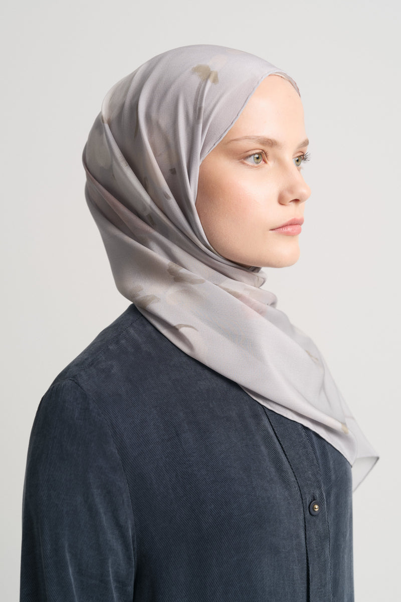 Demet Silk-Blend Crepe Shawl - Grey Blue