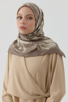 İzel Twill İpek Eşarp - Açık Kahve TUGBA