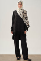 Jakar Desenli Triko Detaylı Tunik - Siyah TUGBA