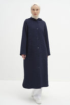 Kapüşonlu Çıtçıt Kapamalı İnce Kapitone Kap - Lacivert TUGBA