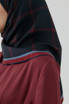 Kare Çizgi Desenli Twill İpek Eşarp - Lacivert TUGBA