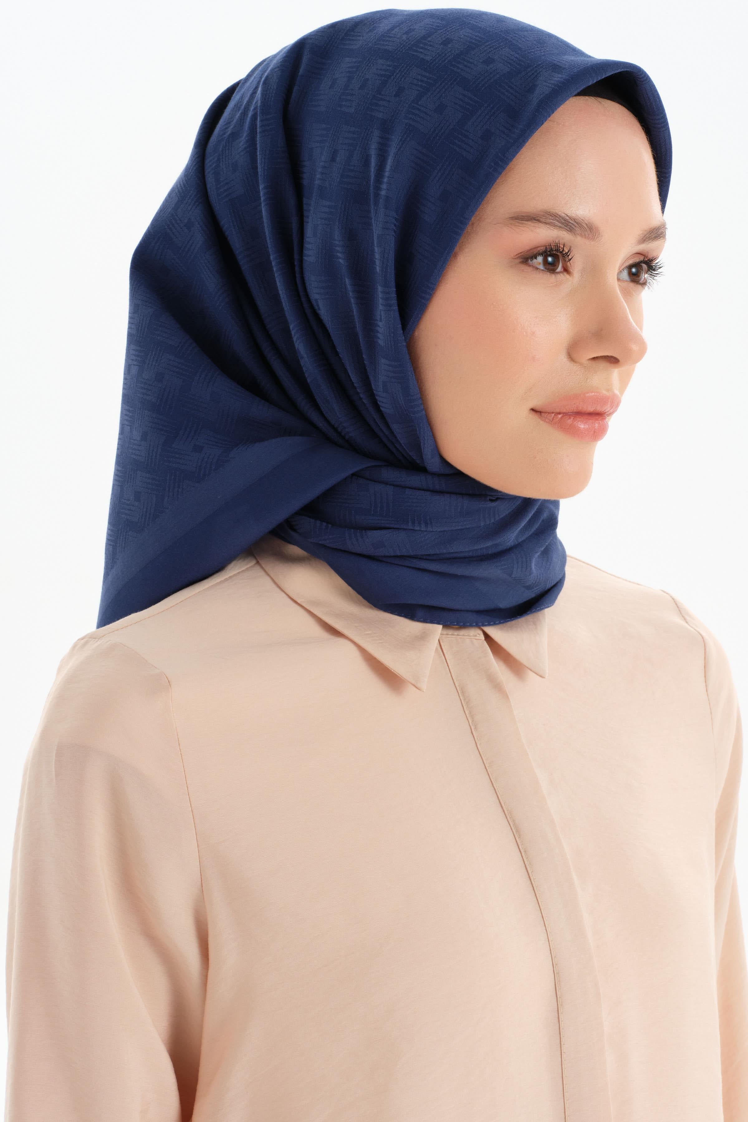 Geometrik Desen Pamuk Eşarp - Lacivert TUGBA