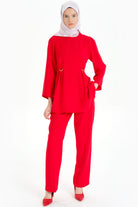 Kemer Detaylı Pantolon - Kırmızı TUGBA