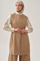 Kemerli Sıfır Yaka Yelek - Bej TUGBA