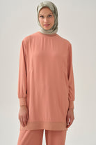 Kesik Detaylı Ribanalı Tunik - Somon TUGBA