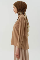 Kesik Detaylı Yırtmaçlı Gömlek - Camel TUGBA