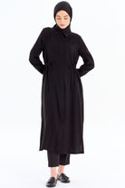 Kollar Nakış Detaylı Yırtmaçlı Giy-Çık - Siyah TUGBA