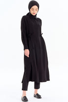 Kollar Nakış Detaylı Yırtmaçlı Giy-Çık - Siyah TUGBA