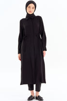 Kollar Nakış Detaylı Yırtmaçlı Giy-Çık - Siyah TUGBA