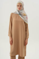 Kollar Plikaşe Düğme Detaylı Tunik - Bej TUGBA