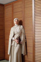 Kruvaze Yaka Kemerli Klasik Trençkot - Bej TUGBA
