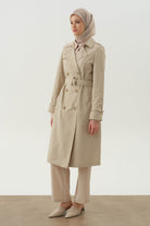 Kruvaze Yaka Kemerli Klasik Trençkot - Bej TUGBA