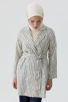 Kuşaklı Çizgili Blazer Ceket - Lacivert TUGBA