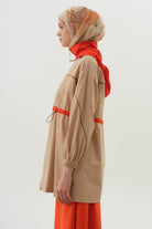 Lastik Büzgülü Kapüşonlu Kap - Bej TUGBA