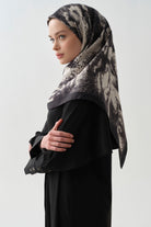 İzel Twill İpek Eşarp - Siyah TUGBA