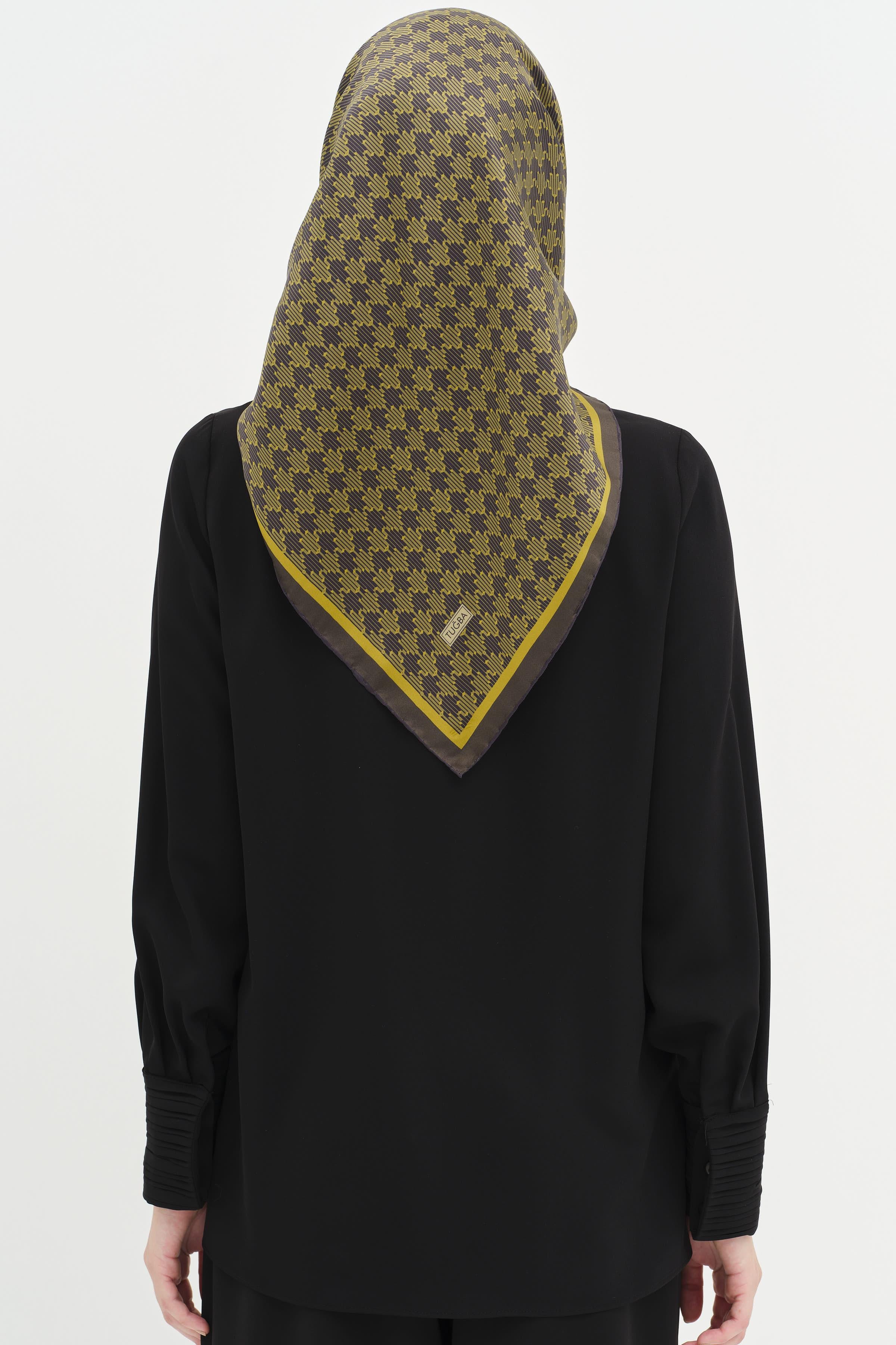 Manşeti Pilise Detaylı Gömlek - Siyah TUGBA