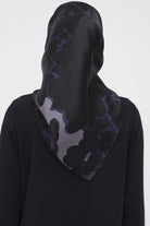 Multi Flower Desenli Sura İpek Eşarp - Lacivert TUGBA