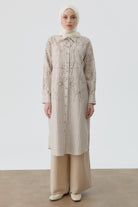 Nakış Detaylı Çizgili Uzun Tunik - Vizon TUGBA