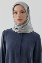 Nazenin Twill İpek Eşarp - Gri TUGBA