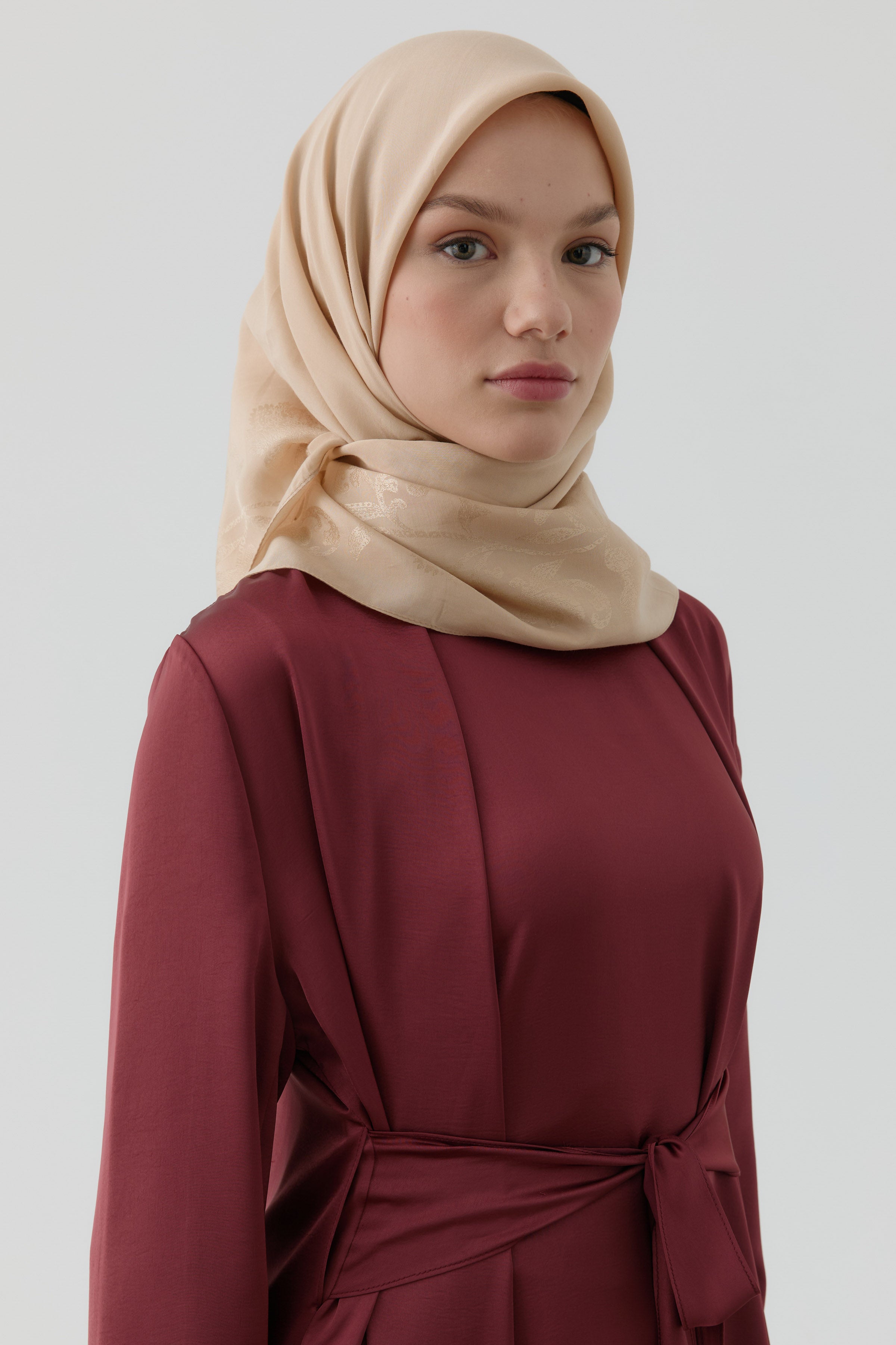 Nevgül Kenar Detaylı Naturel Eşarp - Bej TUGBA