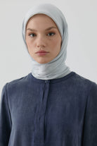 Nevgül Kenar Detaylı Naturel Eşarp - Gümüş TUGBA