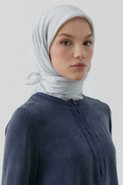 Nevgül Kenar Detaylı Naturel Eşarp - Gümüş TUGBA