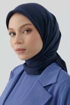 Nevgül Kenar Detaylı Naturel Eşarp - Lacivert TUGBA