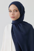 Nevgül Kenar Detaylı Naturel Şal - Lacivert TUGBA