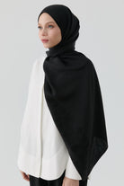 Nevgül Kenar Detaylı Naturel Şal - Siyah TUGBA
