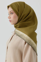 Nokta Çerçeveli İpek Eşarp - Fıstık Yeşili TUGBA