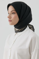 Nokta Çerçeveli İpek Eşarp - Siyah TUGBA