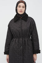 Peluş Detaylı Kapitone Manto - Siyah TUGBA