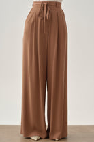 Pileli Kemerli Pantolon - Kahve TUGBA