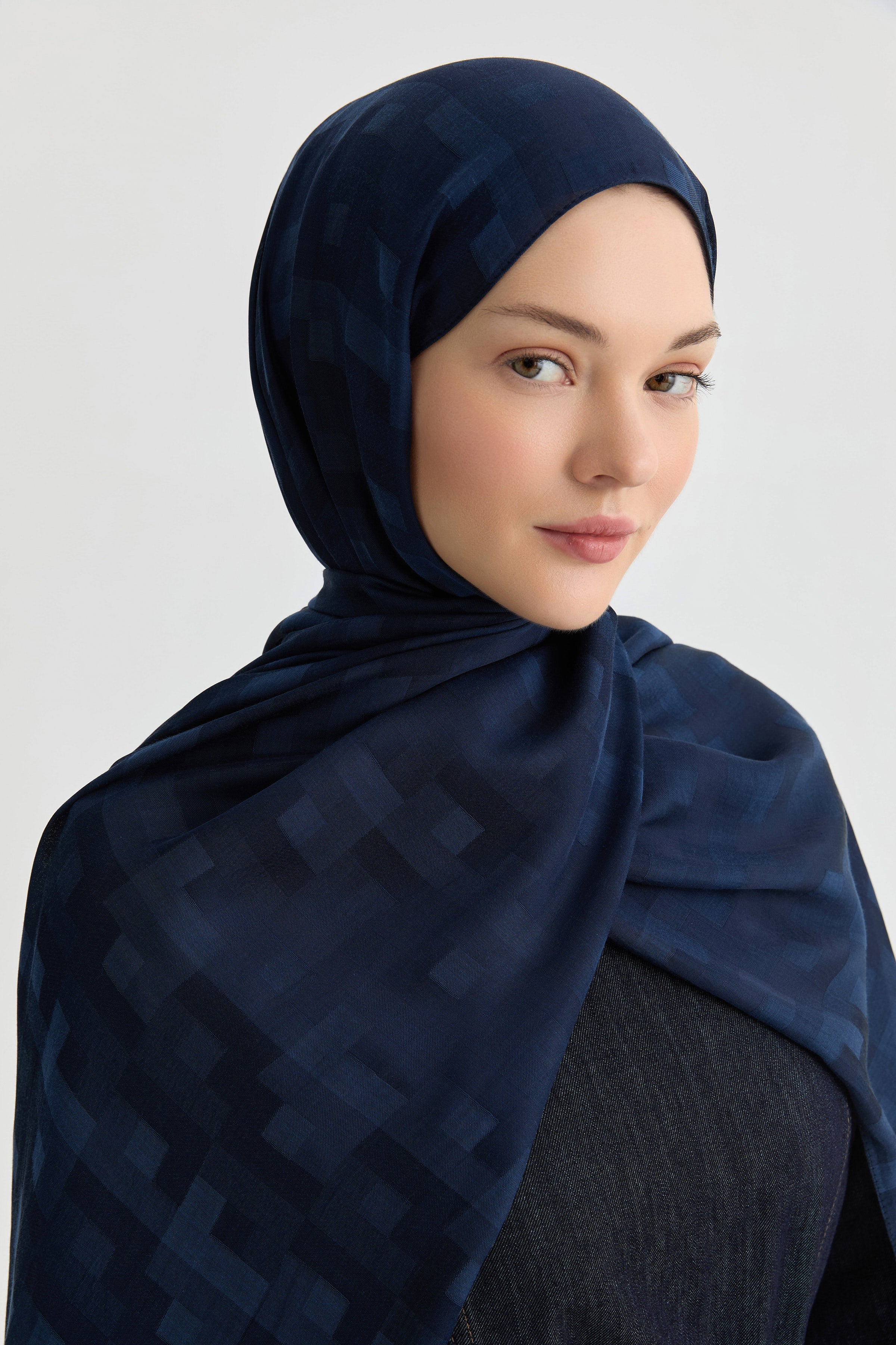 Serra Jakar Natural Şal - Lacivert TUGBA