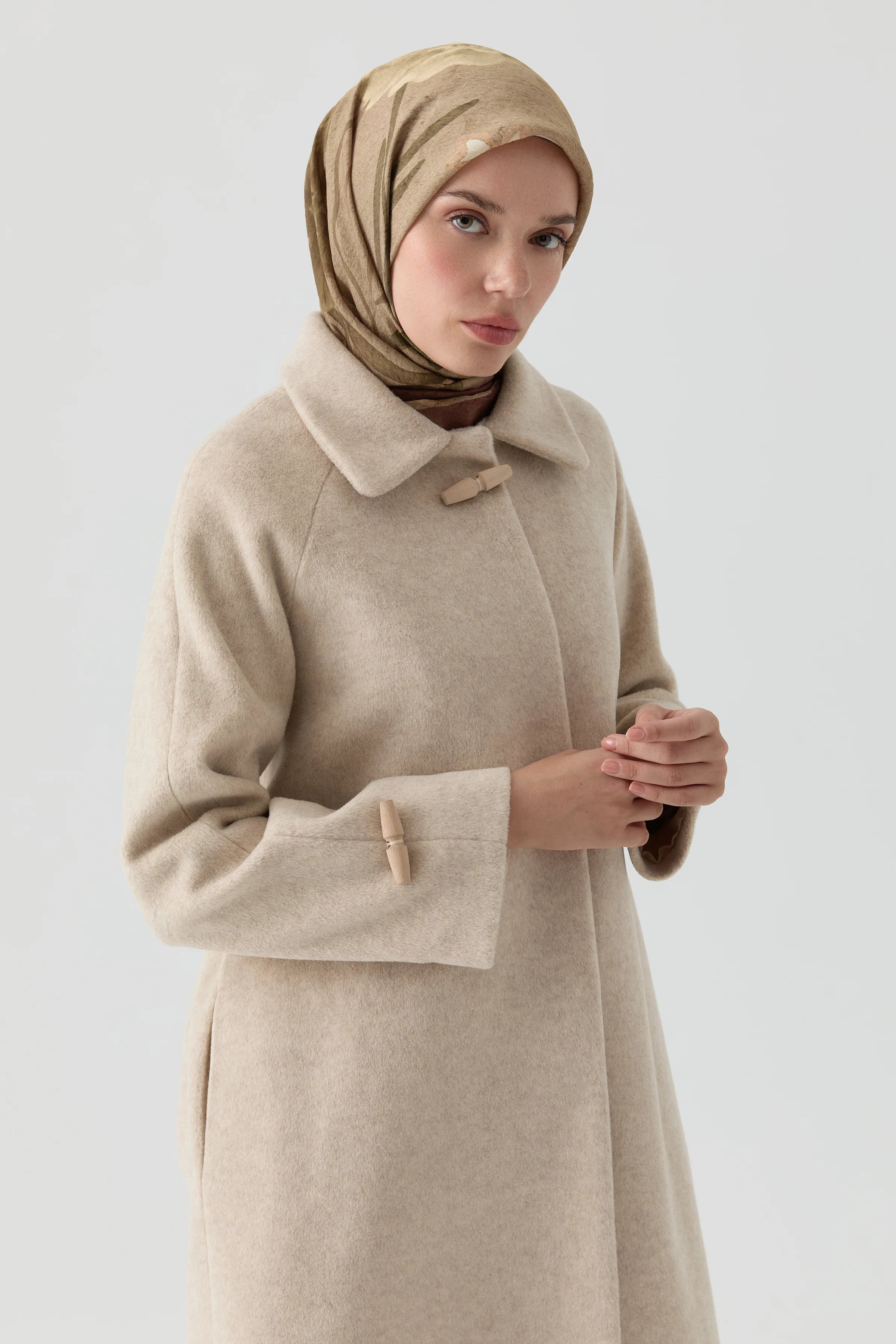 Çoban Düğme Detaylı Manto - Bej TUGBA